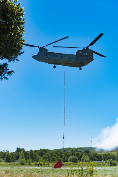helikopter wojskowy chinook - chinook wind zdjęcia i obrazy z banku zdjęć