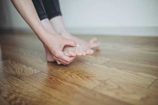 istock Women toe pain 1018210098