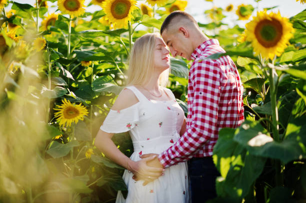 istock Pregnant couple 1018265342