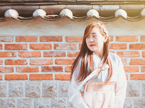 Konsep Travel And Tourist Asia Dari Wanita Cantik Dengan Kain