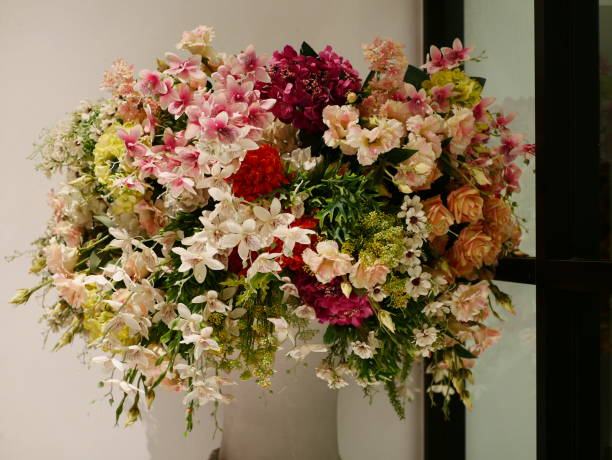 istock flower pot with impatiens 1018339772