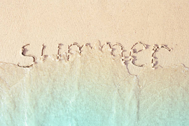 verano en la arena del mar. - end of summer fotografías e imágenes de stock