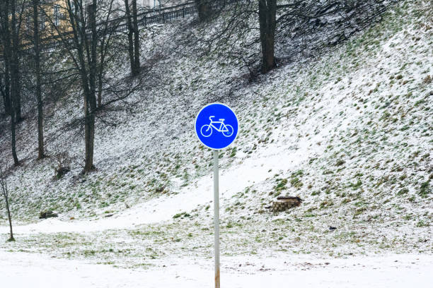 istock Bicycle sign in the winter 1018443082