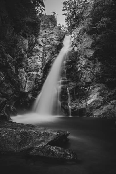 istock Glen Ellis Falls in black and white 1018594348