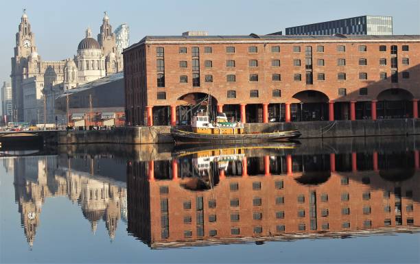 достопримечательности ливерпуля - liverpool western europe northwest england port of liverpool стоковые фото и изображения