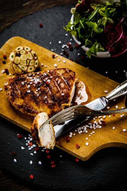 istock Grilled chicken breast and vegetables 1018688520
