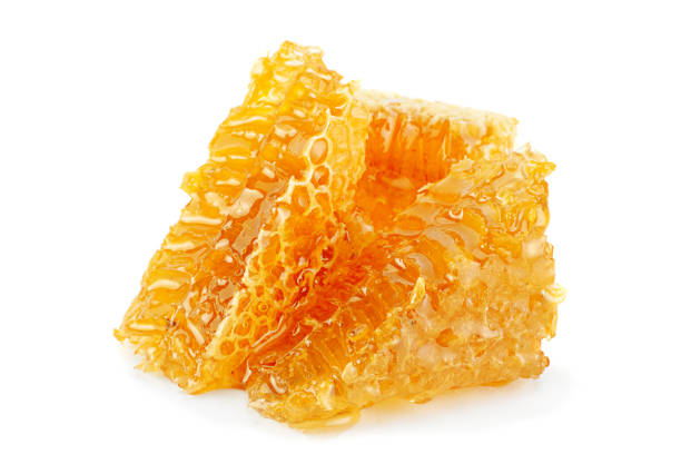 istock Yellow Honeycomb slice closeup 1018731142