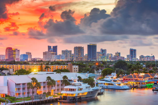 istock Fort Lauderdale, Florida, USA Skyline 1018811038