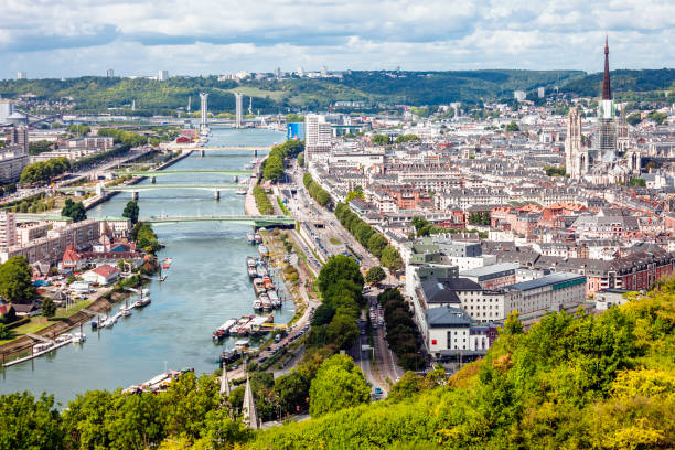 Vista a la ciudad - Rouen, Francia - foto de stock