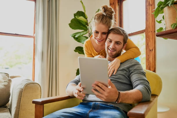 istock Deciding which apps to download together 1018874836
