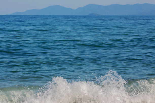 istock Mood of harmony - summer sea scenery. 1018959444