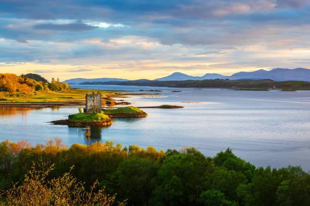 château stalker - ecosse photos et images de collection