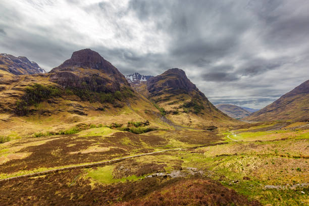 istock Three sisters of Glencoe 1019095652