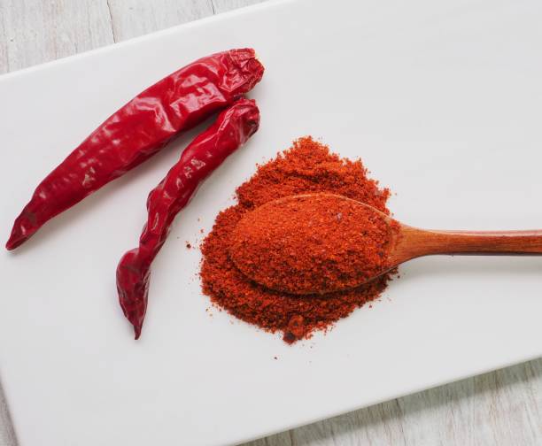 istock Korean red pepper powder and dried chili 1019121222