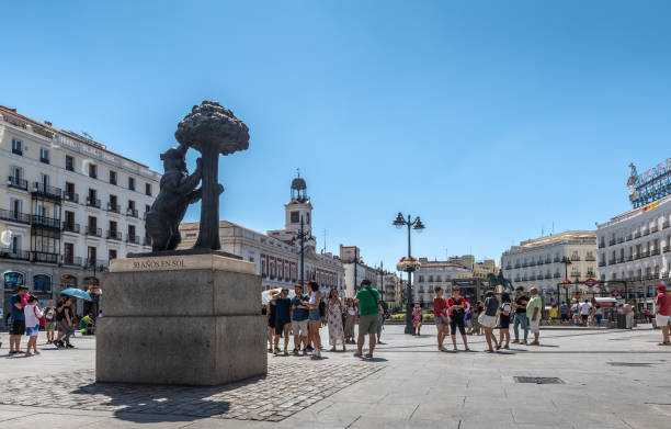 ricordi di madrid - puerto de sol foto e immagini stock