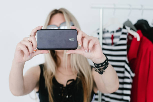istock mobile photography selfie trend blogger designer 1019233950