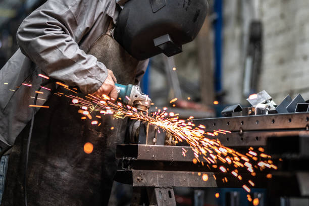 istock Industrial Worker welding steel 1019368434