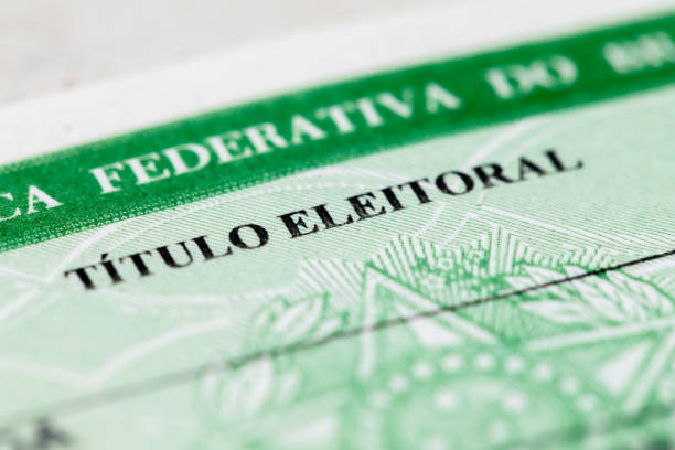 título de eleitor - tarjeta de votación de elecciones - voter registration fotografías e imágenes de stock