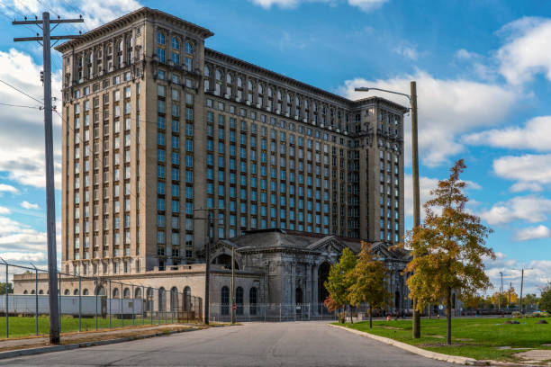 Michigan Central Station Michigan Central Station, abandoned histotic railroad station, october 24, 2016, Detroit, Michigan, USA detroit ruins stock pictures, royalty-free photos & images