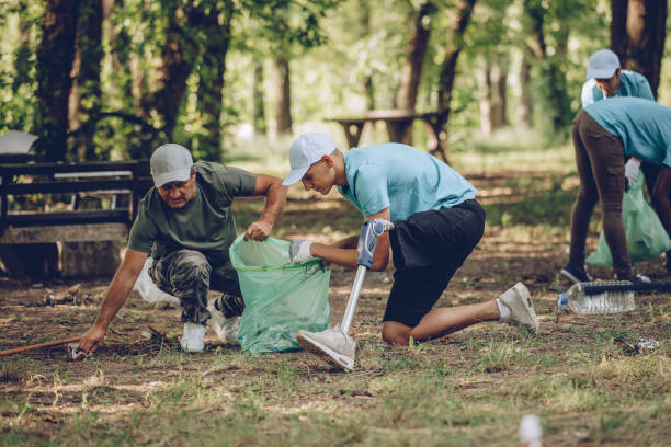 istock People cleaning the park 1019557692