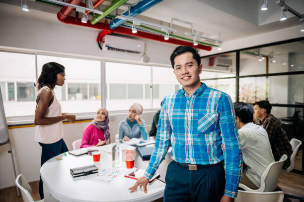 istock Teamwork in a new company with multi-ethnic employees 1019593818