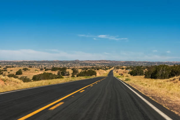 istock Road in Arizona heading to Monument Valley 1019673510
