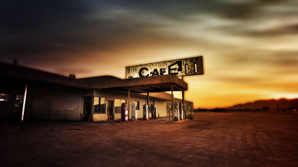 istock Abandoned Cafe in the California Desert 1019715938