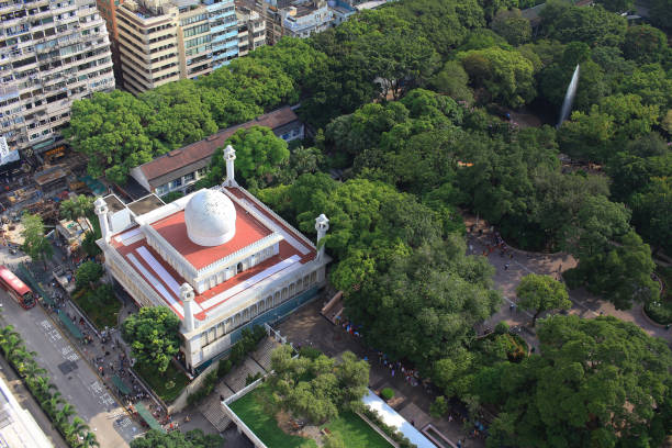 istock Chinese-style building and mosque tower in Kowloon 1019765242