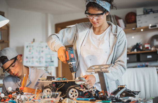 istock She love to repair stuff 1019842908