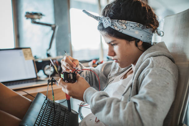 istock She love to repair stuff 1019843048