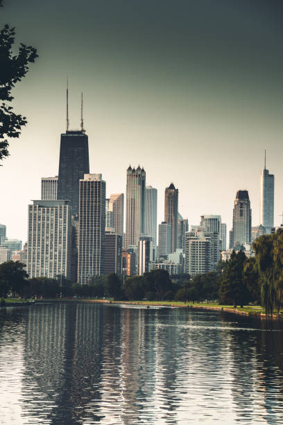 istock chicago skyline at sunrise 1019922758