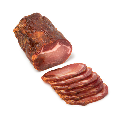 Pieza de carne de Lomo Embuchado y segmentos photo