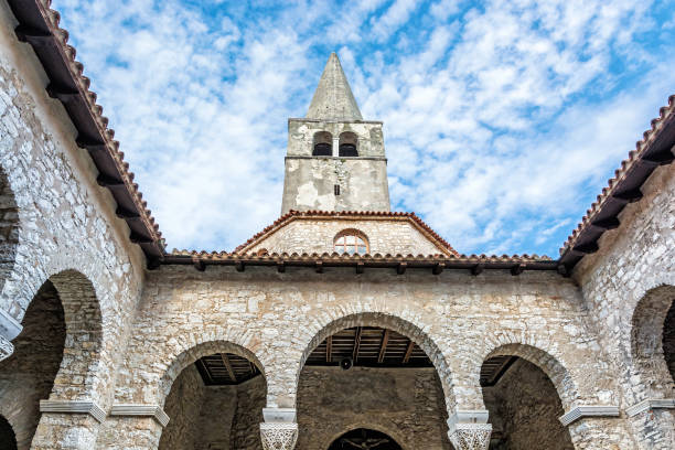クロアチア、ポレッチのエウフラシウス聖堂の塔 - 11244 ストックフォトと画像