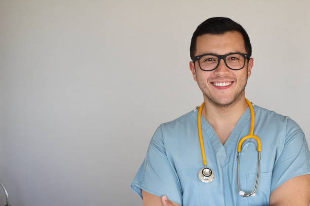 copyspace の若い笑顔の看護師の肖像 - patient medical occupation cheerful latin american and hispanic ethnicity ストックフォトと画像