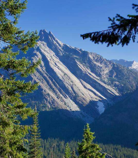 istock Bears Breast Mt WA from Washington State Section of Pacific Crest Trail 1020192866