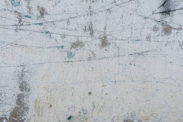 istock Wall fragment with attritions and cracks 1020447664