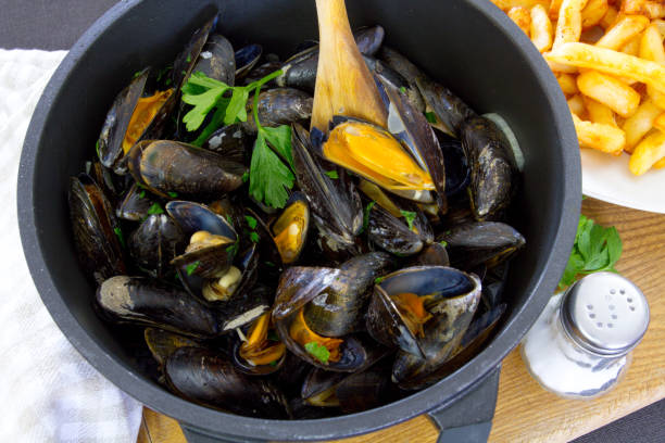 istock mussels and fries 1020470676