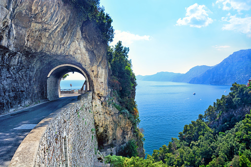 Carretera en Costa de Amalfi, Italia photo
