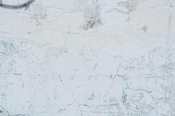 istock Wall fragment with attritions and cracks 1020474268
