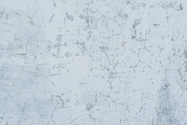 istock Wall fragment with attritions and cracks 1020480830