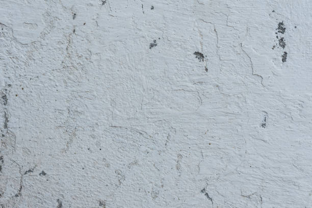 istock Wall fragment with attritions and cracks 1020480902