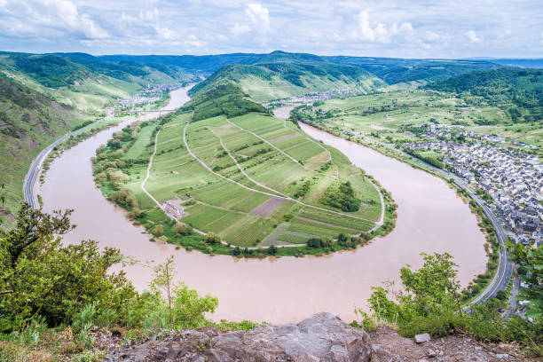 lazo del mosela en alemania bremm panorama - 18638 fotografías e imágenes de stock