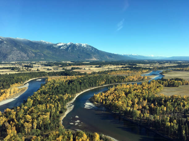 l’automne couleur kalispell montana - montana photos et images de collection