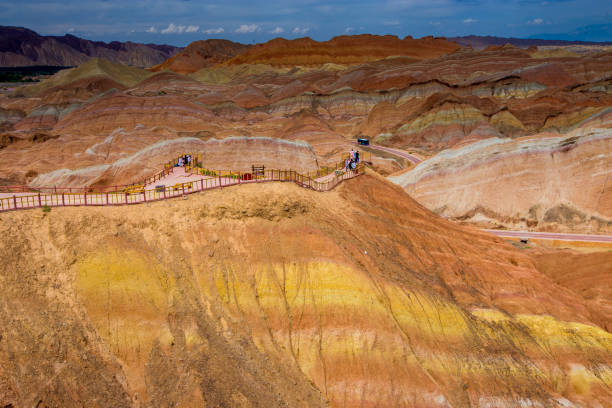 solo de colorido natural zhangye rainbow montanha danxi ponto cénico em zhang ye - turpan - fotografias e filmes do acervo