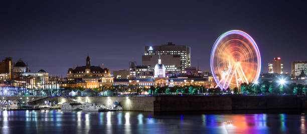 montreal stadt im sommer bei nacht - rathaus von montréal stock-fotos und bilder