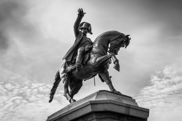 o monumento a napoleão em cherbourg-octeville, frança - photography urban scene vertical toned image - fotografias e filmes do acervo