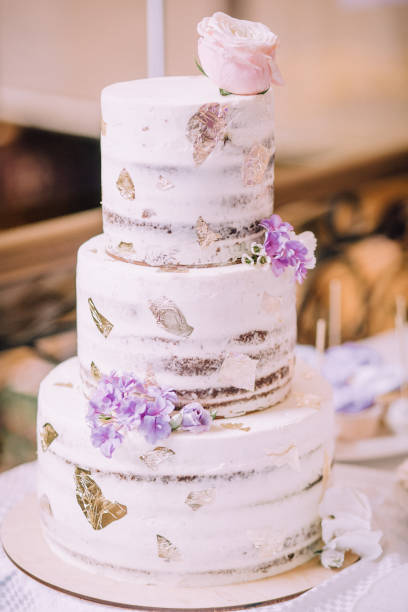 istock wedding cake on wedding banquet 1021086114
