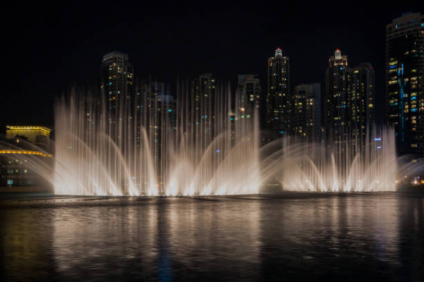 istock Dubai dancing fountain show 1021096616