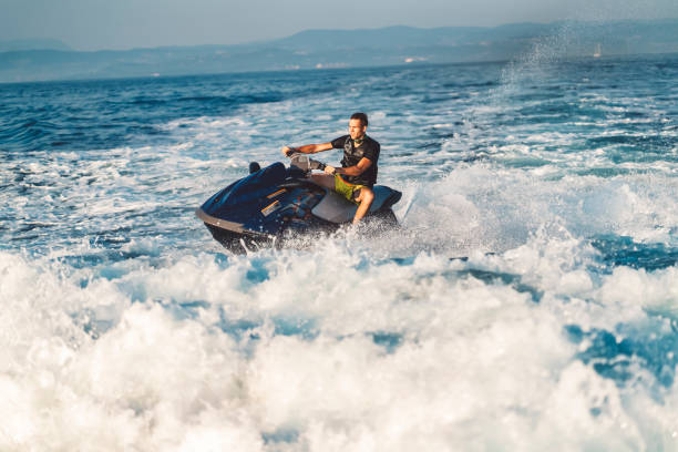 ドライブをお楽しみください。 - motorboating jet boat jet boating summer ストックフォトと画像