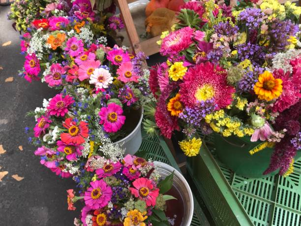 istock Bouquets in the market 1021133292